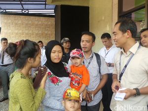 Kekhawatiran Orangtua yang Jadi Korban Vaksin Palsu di Ciracas