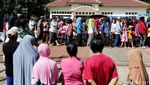Panjangnya Antrean Daging Rp 39 Ribu/Kg