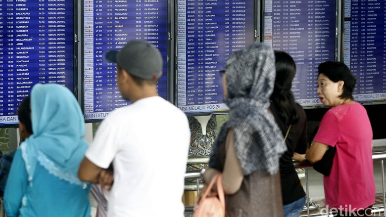 Sistem IT Sempat Down, Ada Antrean Panjang Check In di Terminal 3 Soetta Sistem IT Sempat Down, Ada Antrean Panjang Check In di Terminal 3 Soetta