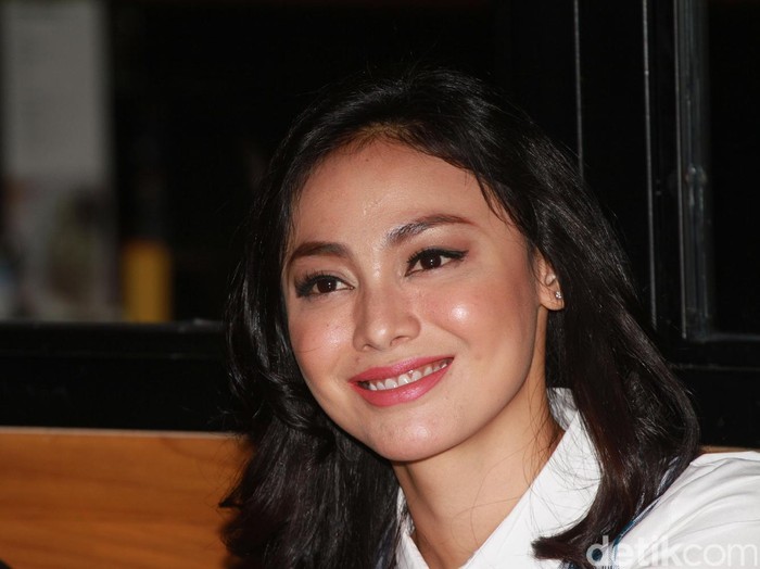 Mau Punya Tubuh Ideal Seperti Whulandary Herman? Ini Tipsnya