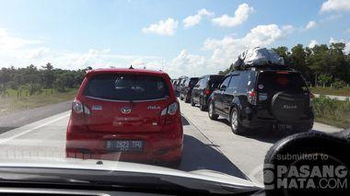 Macet Parah Jelang Exit Palimanan, Laju Kendaraan di Bawah 5 Km/Jam