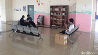 Terminal Pulogebang punya fasilitas penunjang berupa ruang baca dan tempat bermain anak bagi traveler yang menunggu bus. Lokasinya ada di ruang boarding atau keberangkatan Blok B (Masaul/detikcom)