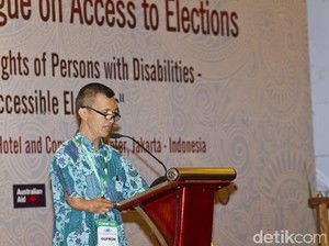 Punya Tangan Tak Sempurna, Gufron Tetap Percaya Diri Jadi Dosen