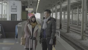 Romantisme Dion Wiyoko dan Pamela Bowie di film Winter in Tokyo