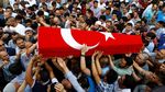 Korban Bom Turki Mulai Dimakamkan