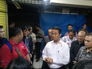 Selepas Sahur, Mentan Blusukan Cek Daging Sapi di Pasar Jatinegara