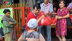 Kelenteng Gondomanan Bagikan Sembako
