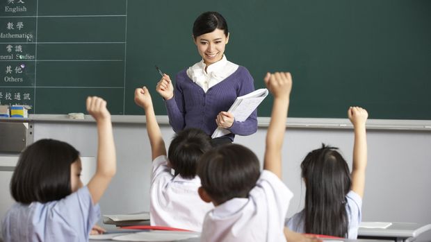 ilustrasi guru dan murid di kelas
