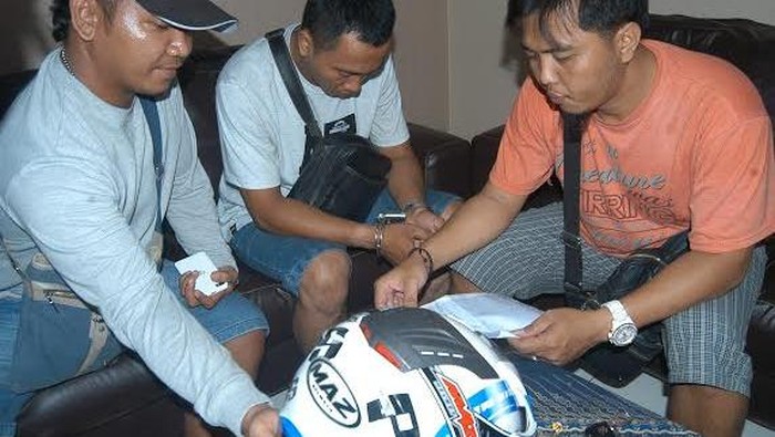 Pecatan TNI Diringkus Jambret Kalung Emas 8 TKP