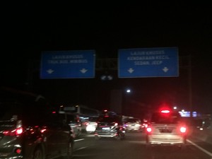 Penumpukan di Rest Area, Tol Jakarta-Cikampek Padat di KM 42 hingga KM 50