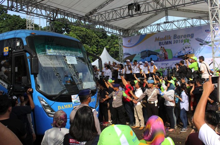 Bank BTN Berangkatkan Peserta Mudik Gratis di Parkir Timur Senayan