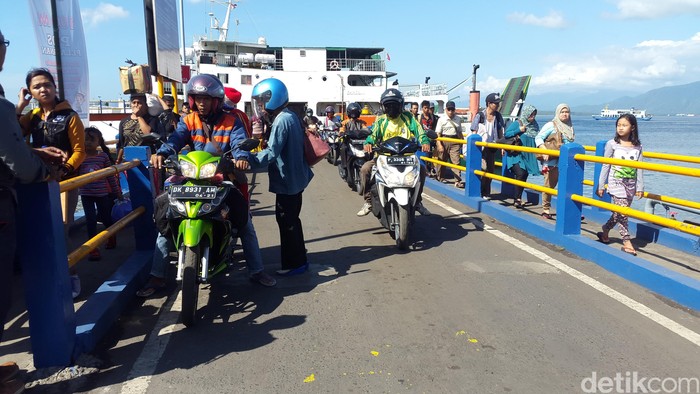 Hindari Penumpukan Antrean, ASDP Ketapang-Gilimanuk Percepat Bongkar Muat Kapal