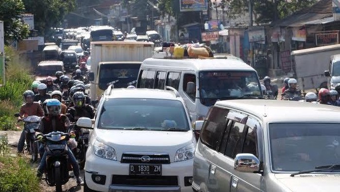 Kendaraan Sesaki Jalur Cileunyi, Begini Penampakannya