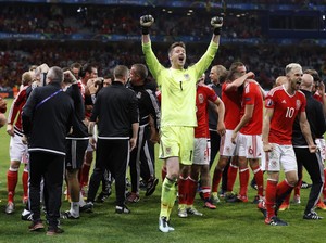 Wales yang Tak Berhenti Bermimpi dan Tak Cuma Melancong di Paris