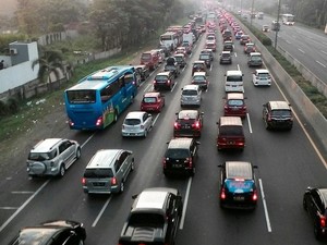 Tol Jakarta-Cikampek Macet, Contraflow Berlaku di KM 32 dan KM 53