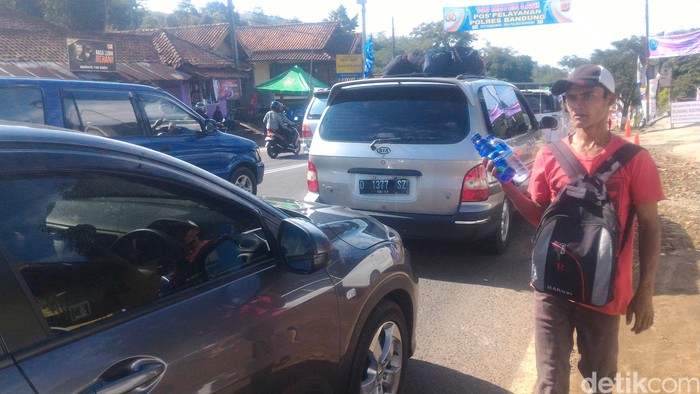 Siang Ini, Nagreg Masih Merayap 6 Km ke Arah Garut dan Tasik