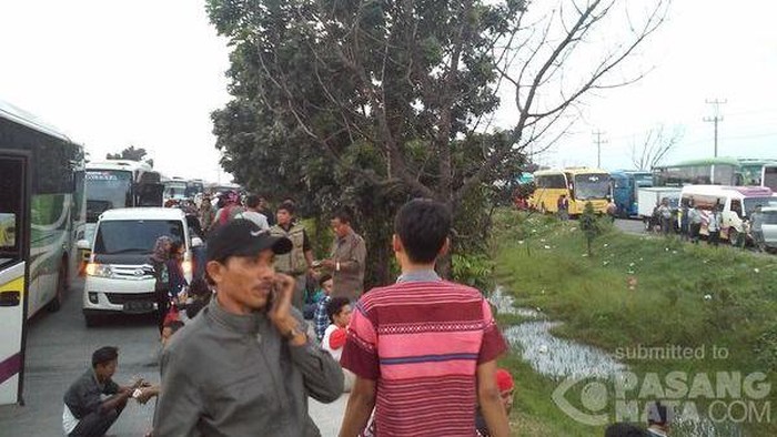 Macet di Bulakamba Brebes, Polisi Ingatkan Pengemudi Tidak Pakai Jalur Lawan Arah