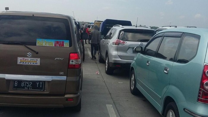 Macet Parah, Tol Pejagan sampai Brebes Timur Ditempuh 12 Jam