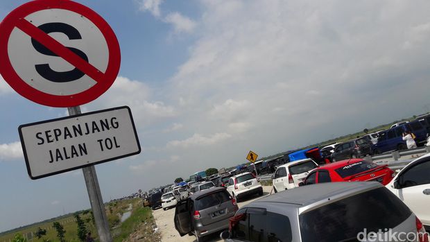 Kemacetan di tol Brexit saat lebaran 2016/Foto: detikcom