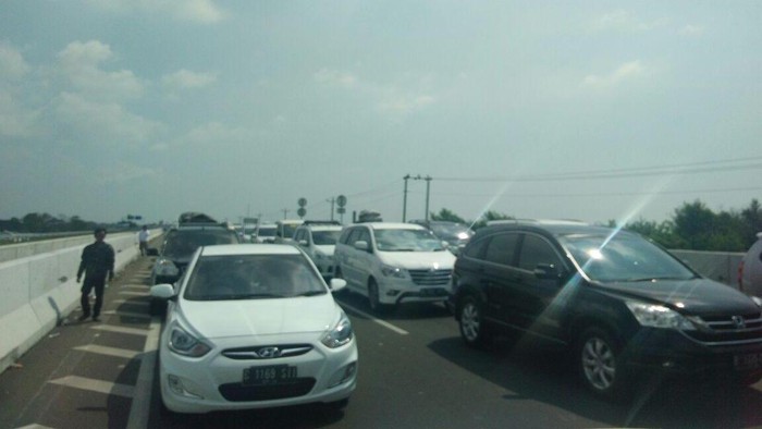 Ruas Tol Pejagan-Brebes Lumpuh, Macet 20 km Jelang Brexit