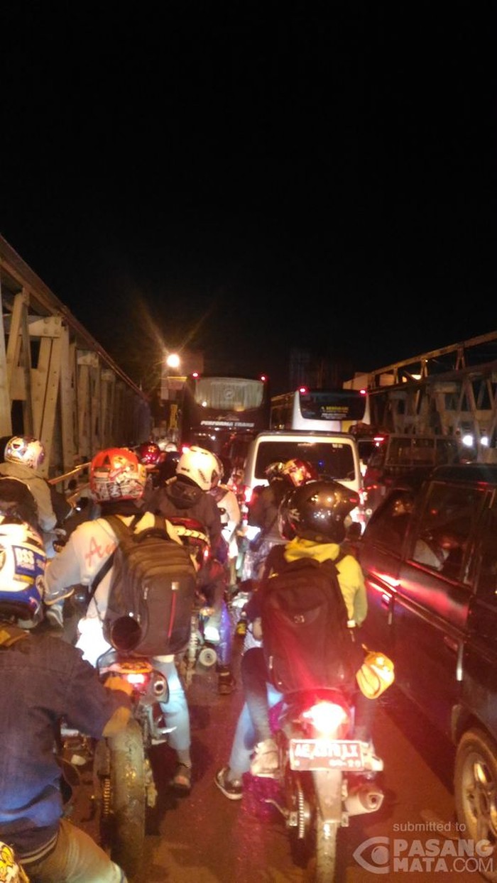 Jalan Licin dan Kurang Penerangan, Banyak Pemotor di Ketanggungan Terpeleset