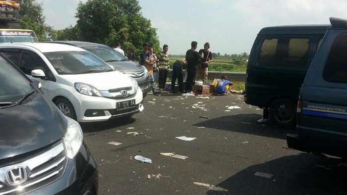 Begini Penampakan Sadisnya Macet di KM 219 Tol Kanci-Pejagan