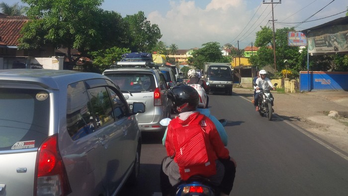 Lalin Nagreg-Limbangan Padat Merayap Sore ini