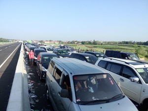 Jalur Mudik Pagi Ini: Lancar Sampai Palimanan, Macet Parah di Kanci-Brebes