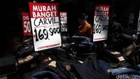 Berburu diskon seperti ini menjadi kebiasaan yang sering terlihat saat menjelang hari lebaran datang.