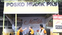 Posko ini untuk yang menyediakan tempat istirahat dan solat bagi para pemudik. Istimewa/KHARIZAL ANWAR.