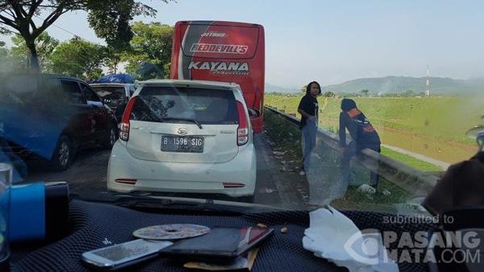 Derita Gunawan: Berangkat Sabtu dan Masih Terjebak Macet di Ketanggungan