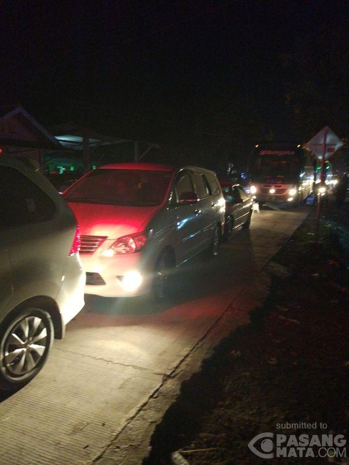 Pemudik Masih Terjebak Kemacetan di Jalur Ketanggungan Brebes