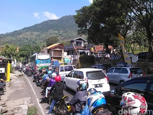 Jumlah Kendaraan yang Melintasi Nagreg Turun 47 Persen