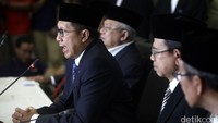 Lukman mengatakan keputusan itu diambil berdasarkan laporan dari kurang lebih pelapor yang tersebar di 90 titik yang ada di Indonesia. 