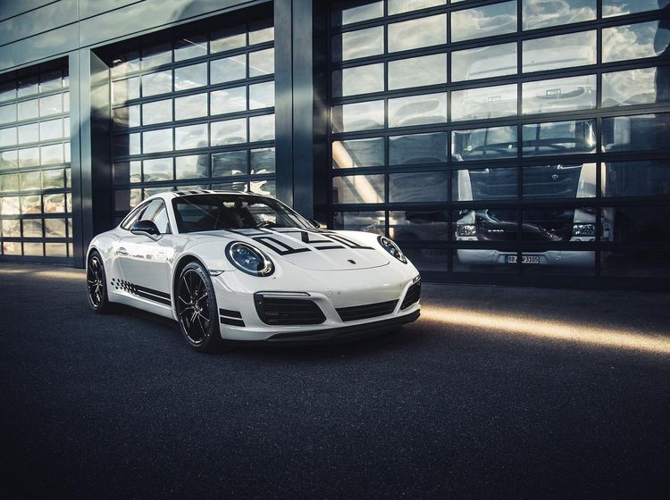 Tampilan Porsche 911 Carrera S Endurance Racing Edition