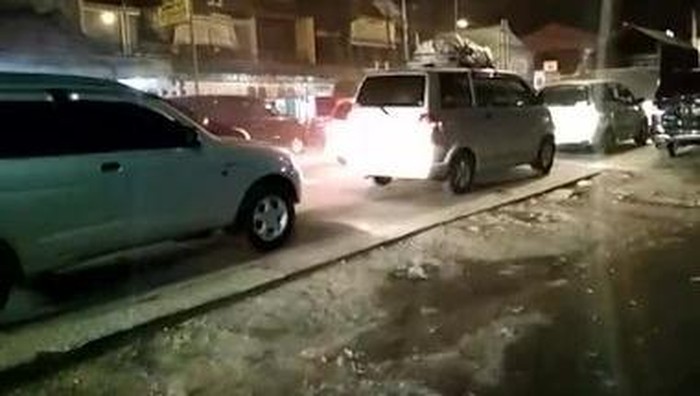 Pemudik Masih Mengalir, Brexit dan Jalur Arteri Brebes Padat Merayap