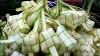 Menjelang perayaan hari raya Idul Fitri 1437 H, permintaan kulit ketupat  meningkat.