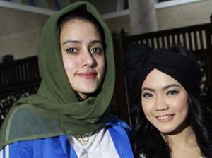 Jelang Lebaran, Fairuz A Rafiq Berwisata Religi