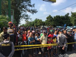 Polisi Gelar Olah TKP Bom Bunuh Diri di Mapolresta Solo