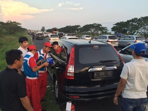 Pasok BBM di Tengah Macet Brexit, Pertamina Kerahkan Pick Up Hingga Pasukan Motor