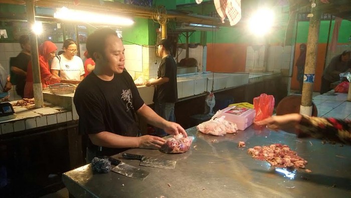 Meski Dijual Rp 37.000/Kg, Ayam Ludes dalam 6 Jam di Pasar Ini