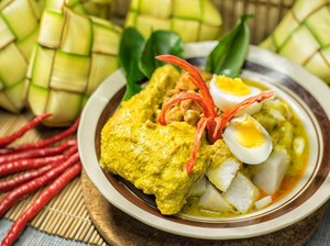 Sepiring Ketupat, Opor Ayam Plus Rendang Berapa Kalorinya?