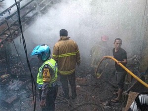 2 Kios di Pasar Cibadak Terbakar