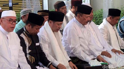 Waketum PPP Salat Id Bareng Warga