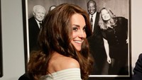 Wanita berusia 34 tahun itu terlihat anggun. Matt Dunham - Pool/Getty Images/detikFoto.