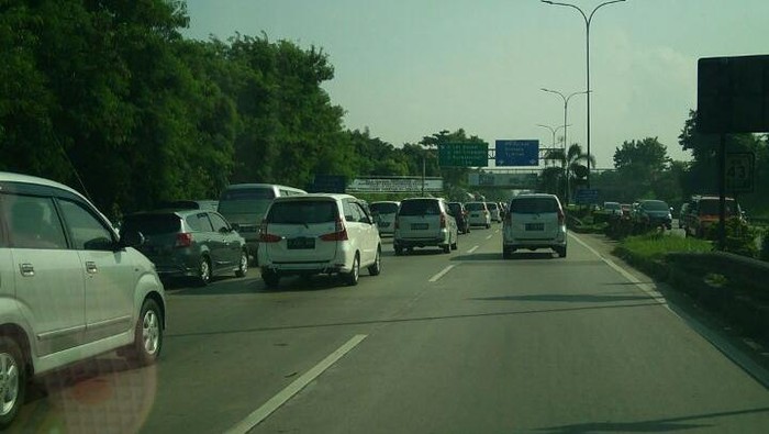 Cikampek Padat: Buka Tutup Berlaku dan Dialihkan ke Kalimalang