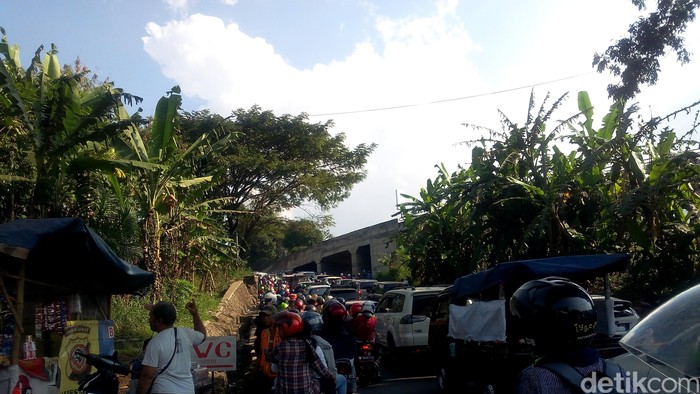 Lalin Nagreg-Garut Padat, Sistem Satu Arah Menuju Bandung Ditunda