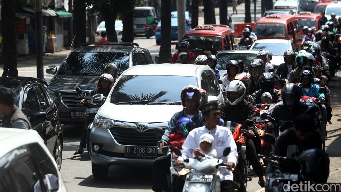 Ada Antrean Kendaraan Jelang Tempat-tempat Wisata di Jakarta