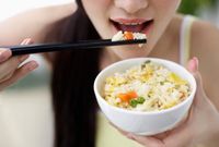 Mengunyah Makanan 35 Kali Bisa Dukung Penurunan Berat Badan