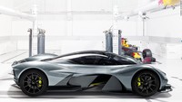 Rasio dari berat tersebut dikawinkan dengan mesin V12 yang dapat menghasilkan daya 1.000 bhp. Foto: Aston Martin